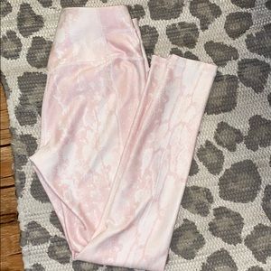 Calia by Carrie Underwood leggings